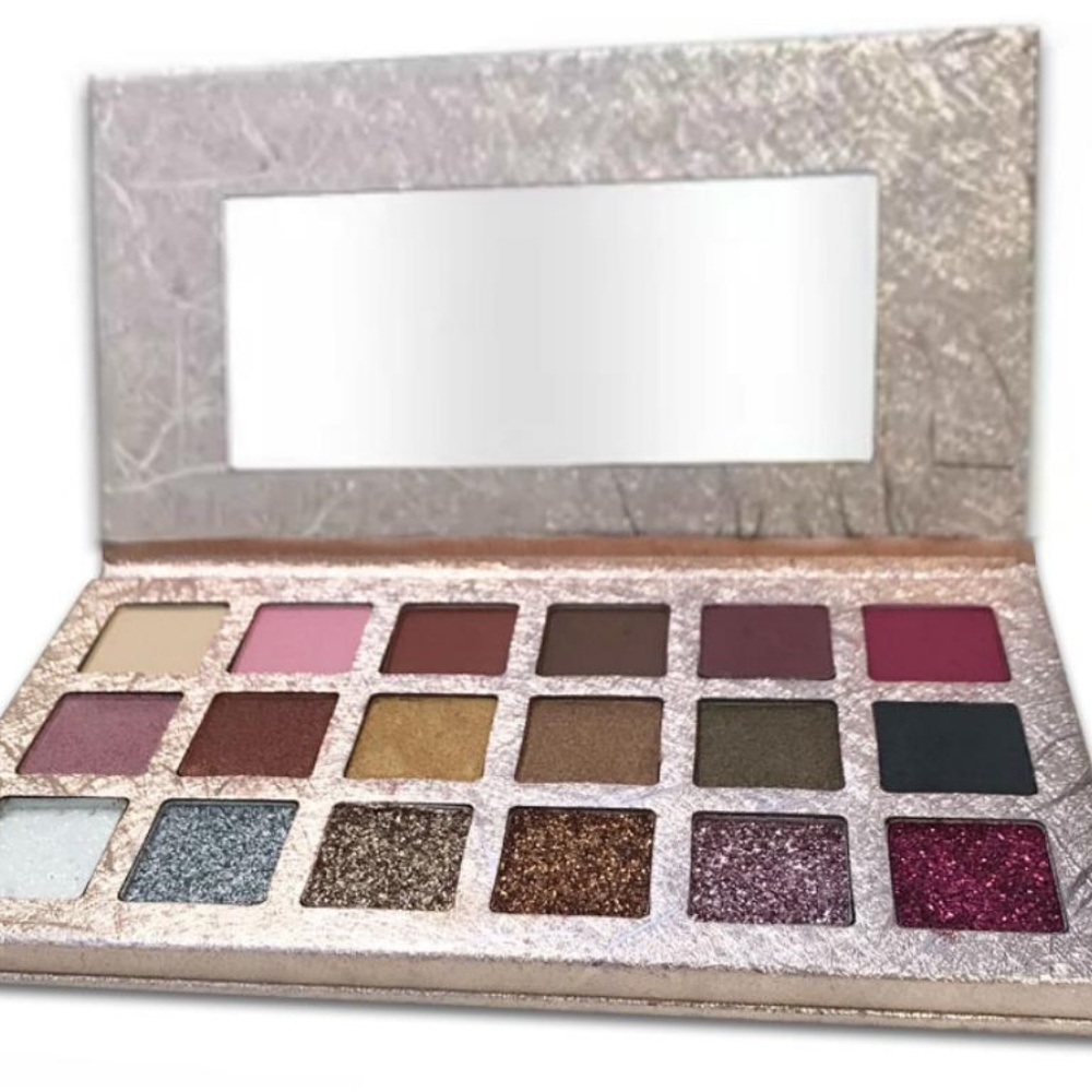 WARRIOR PRINCESS 18 SHADE EYESHADOW PALETTE